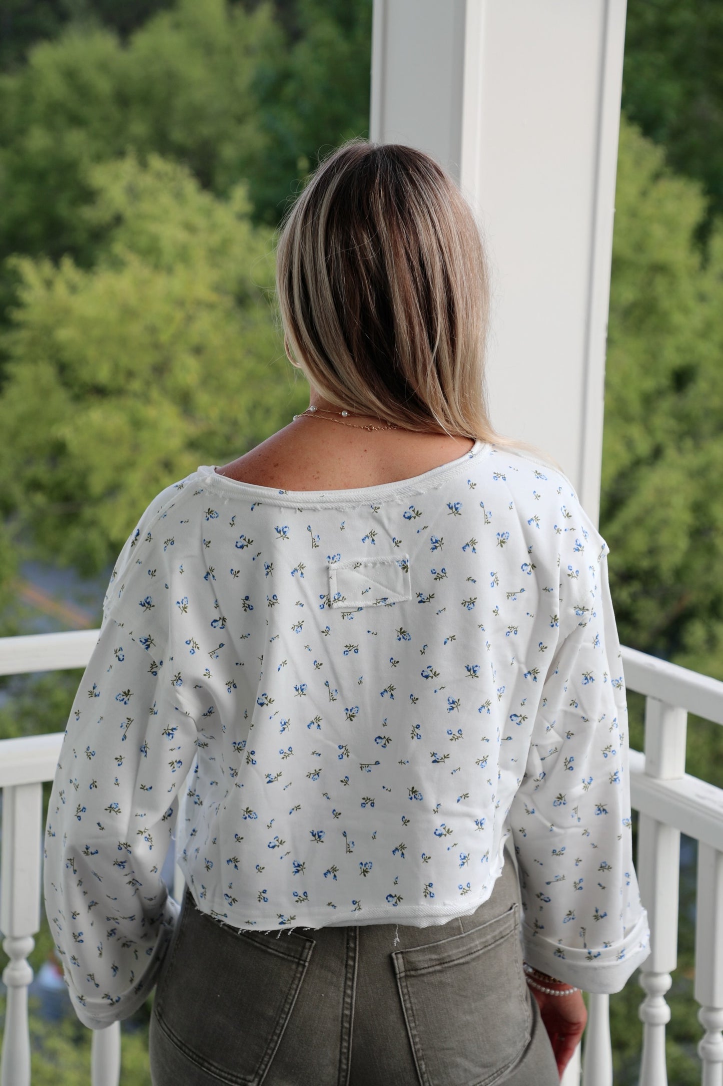 Floral Cuffed Cropped Sweater