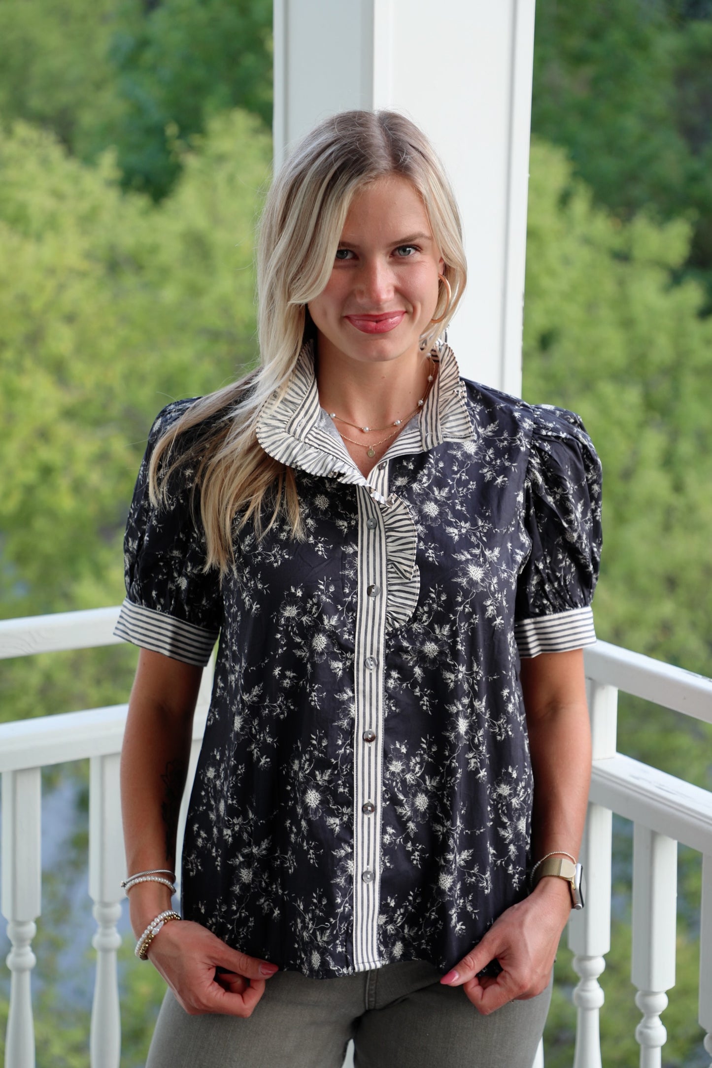 Striped Collar Contrast Puff Sleeve Top