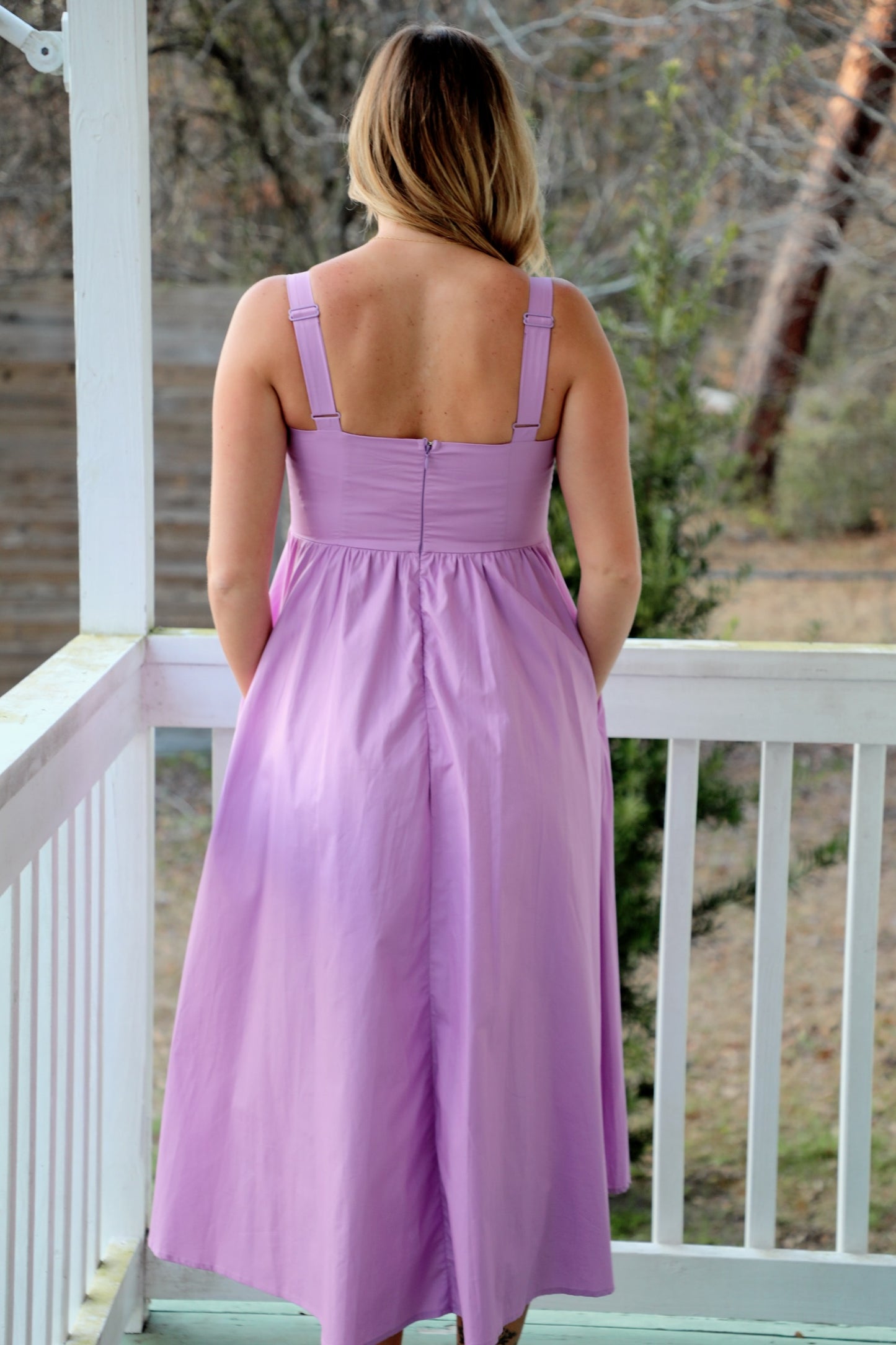 Sleeveless Maxi Dress with Ruched Bodice and Flowing Skirt