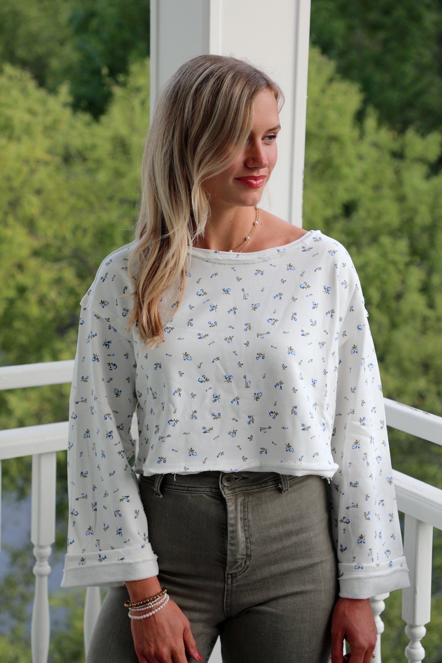 Floral Cuffed Cropped Sweater