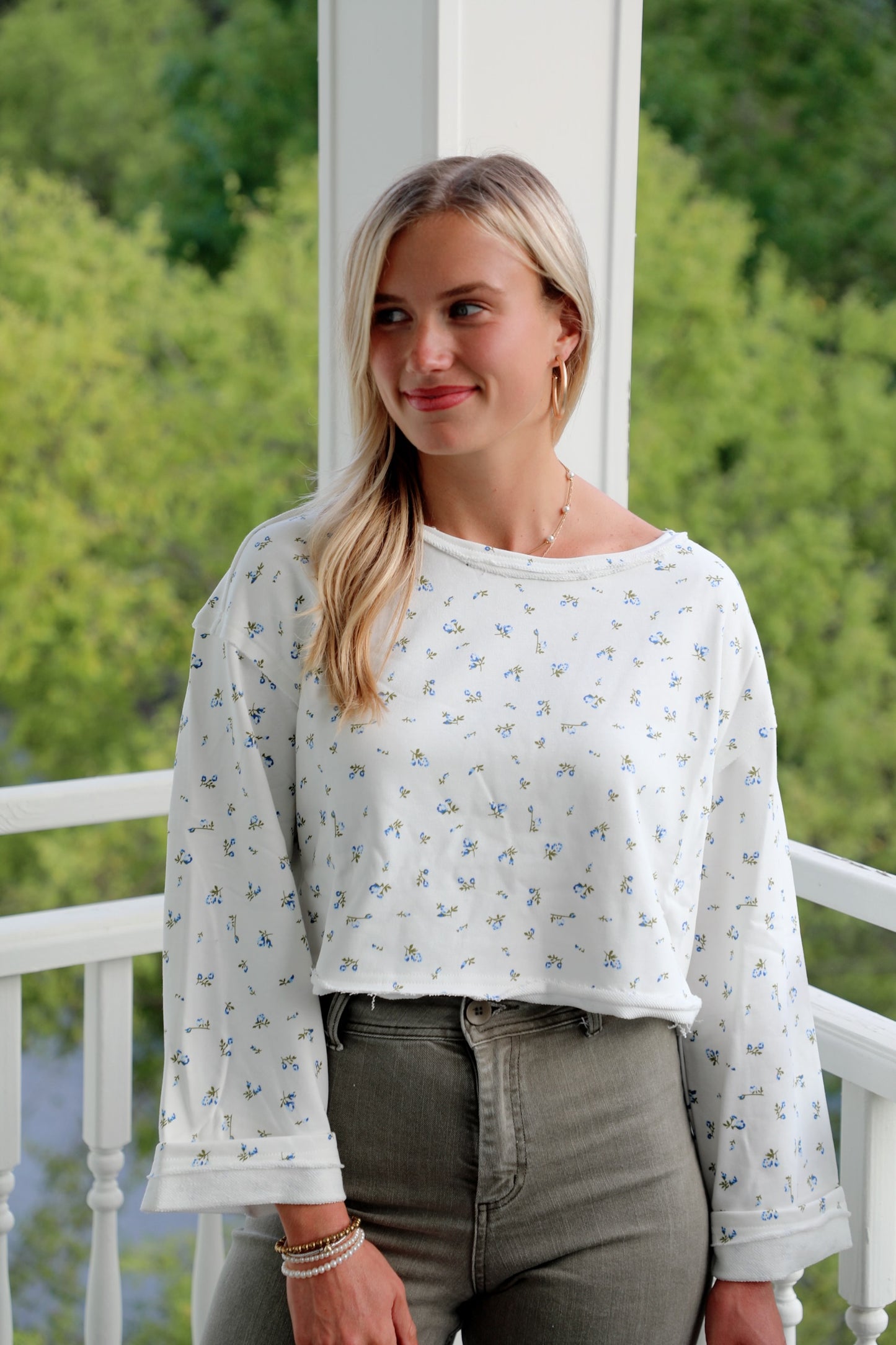 Floral Cuffed Cropped Sweater