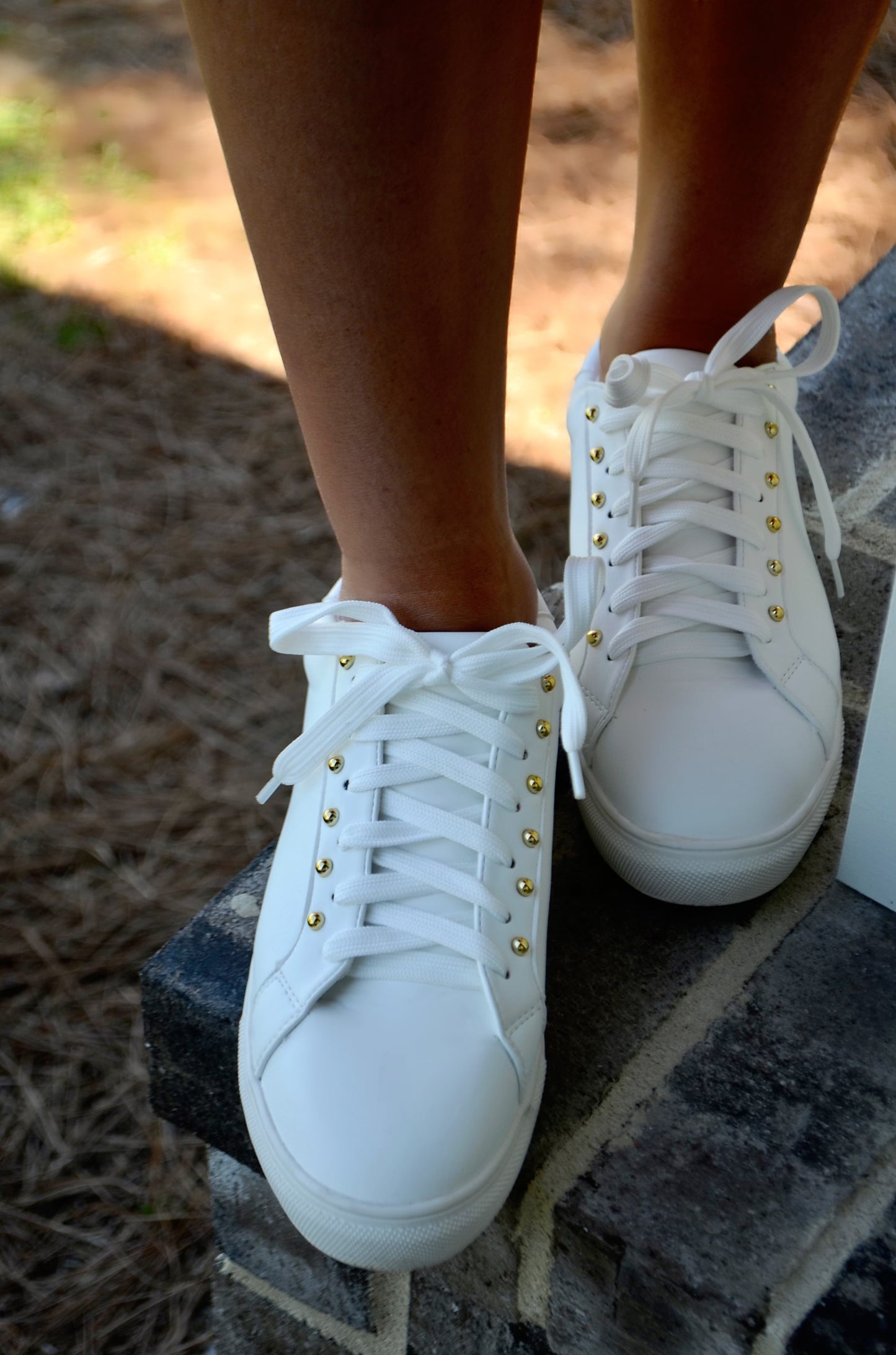 Piper White Sneakers With Gold Accents