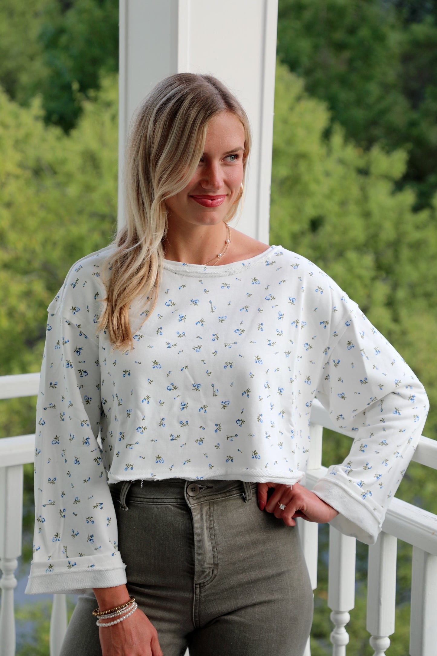 Floral Cuffed Cropped Sweater